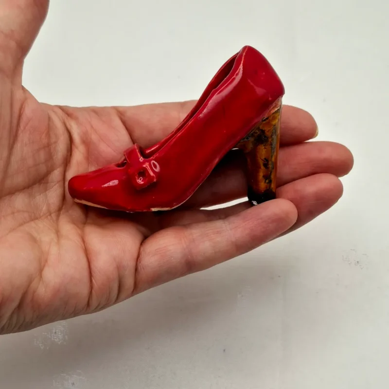 Buty ceramiczne seria sklep obuwniczy, prezent dla miłośników butów i ceramiki, prezencik ceramiczny